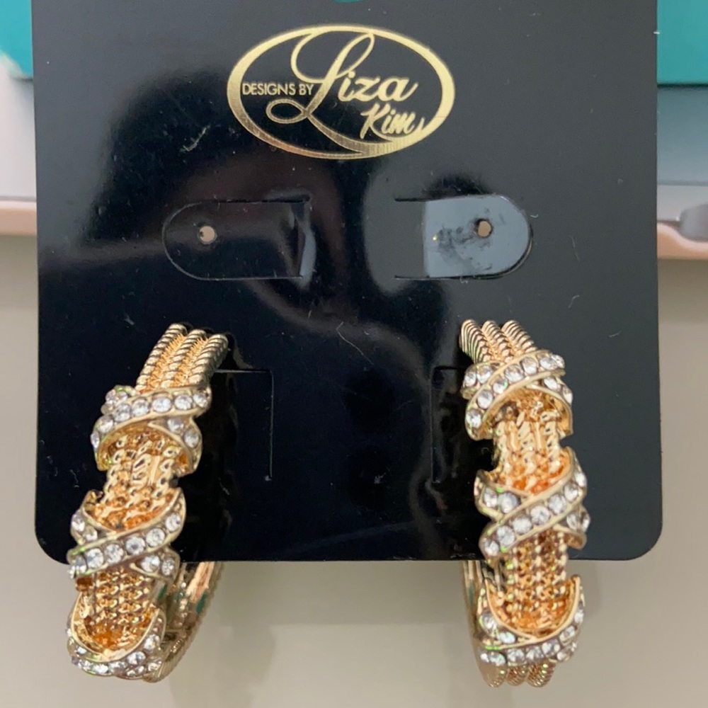 Liza Kim 😄Gold-Tone Hoop Earrings with Crystal